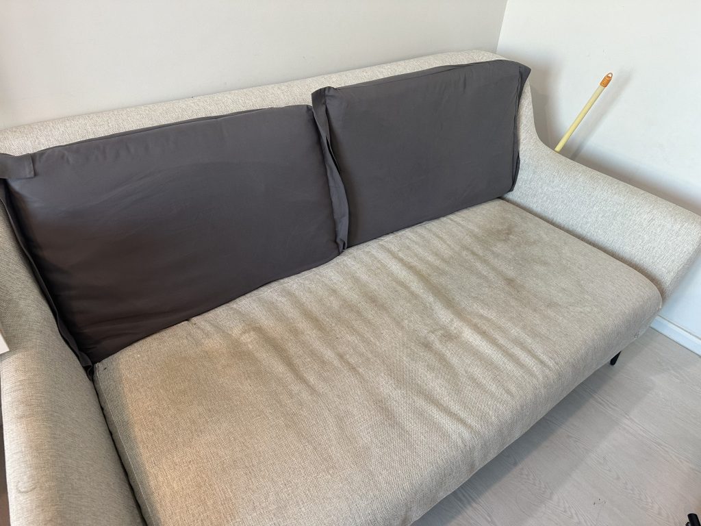 泰国公寓保洁篇 – 沙发深度清洁服务